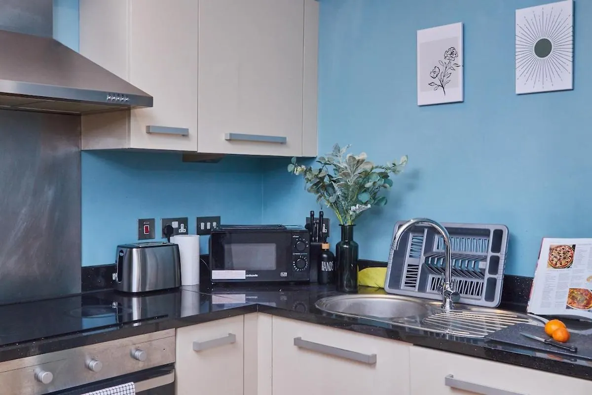 Leeds - 4 Beds - Balcony - Wifi - Yorksha Property