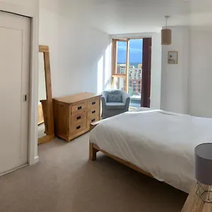 Apartment 2 Bed In Granary Wharf Leeds, Leeds (West Yorkshire)