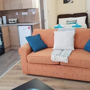 Apartment Tuii Appart, Cleveleys Road Holbeck, Leeds (West Yorkshire)